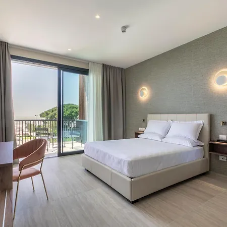 Gallia & Hotel 4*