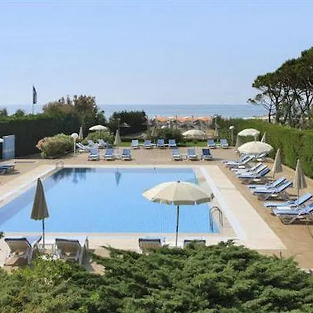 Gallia & Hotel 4*