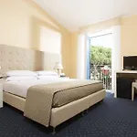Hotel Gallia & 4*