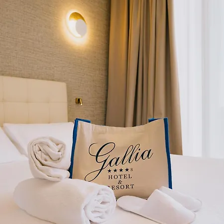 Gallia & 4* ليدو دي يسولو